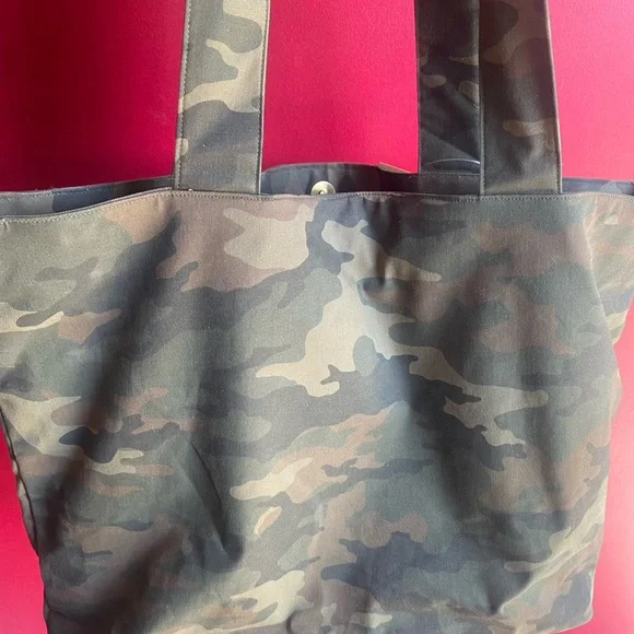 Rare Tiana NY Camo Tote Bag with Beaded stripes and ornate Bee - Picture 3 of 8